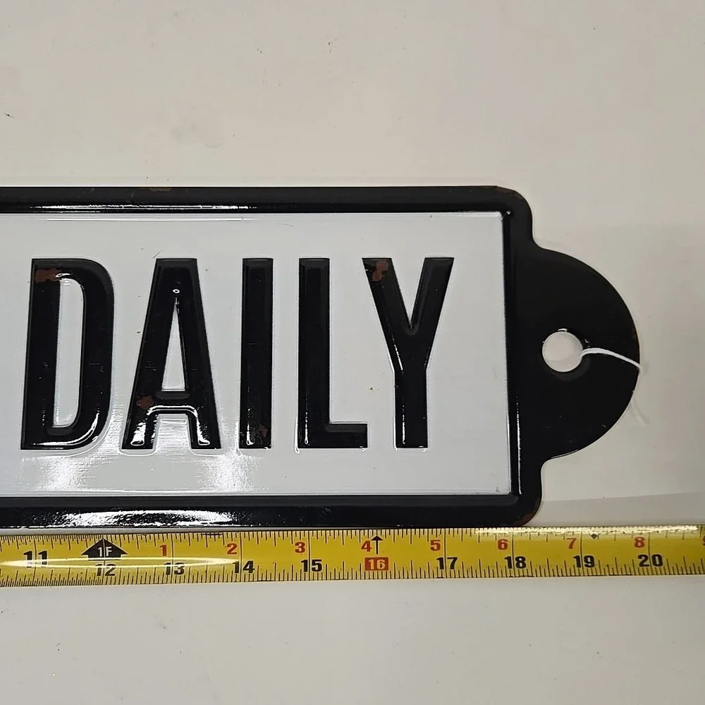 Metal Vintage/Retro Look‎ Fresh Daily sign